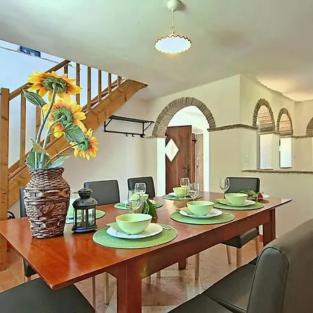 Casa Atilio & Ana Rapavel